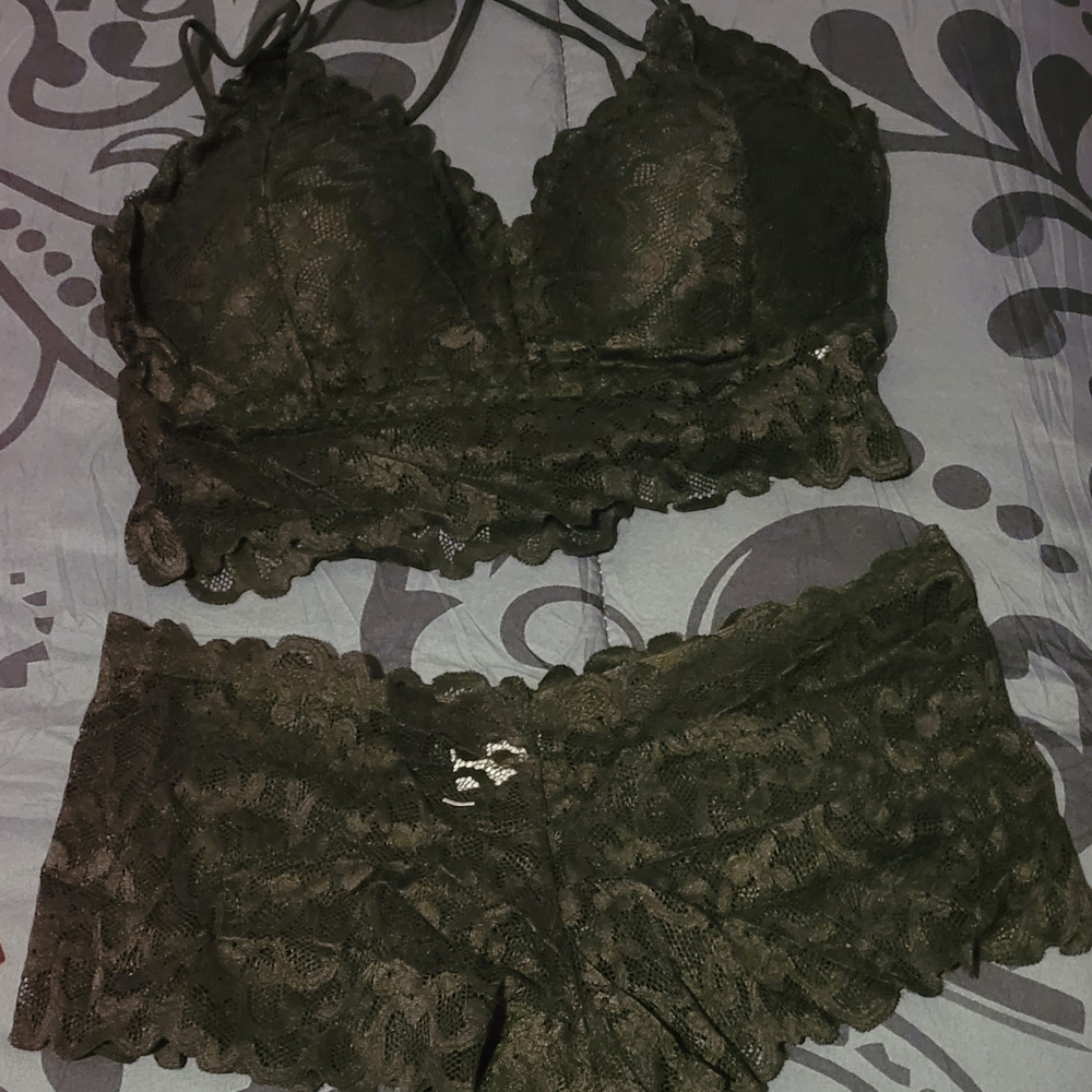 Lace Bralette and Panty Set - Black